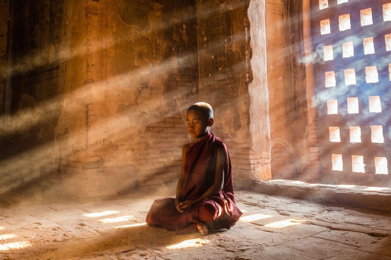 Йоги сиддхи. Просветленный монах. Монах медитирует. Монах йог.